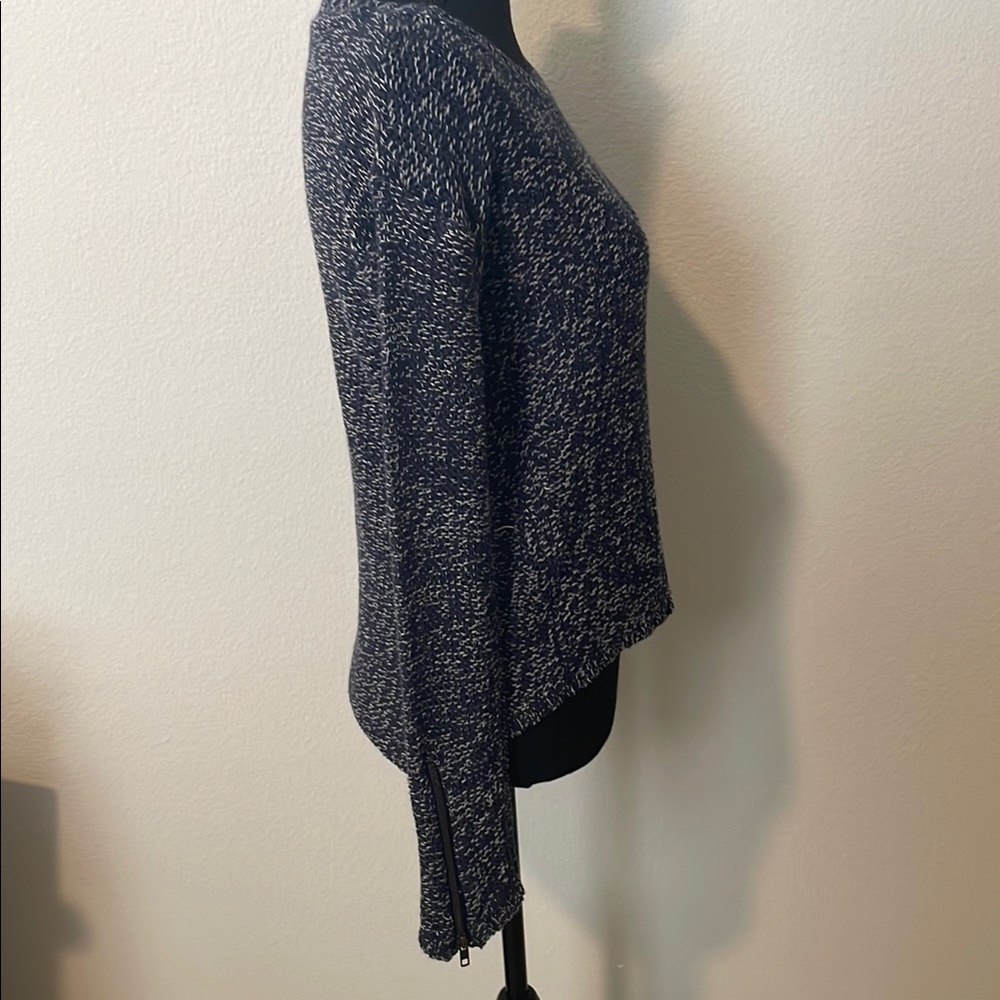 Design lab sweater - Picture 3 of 9